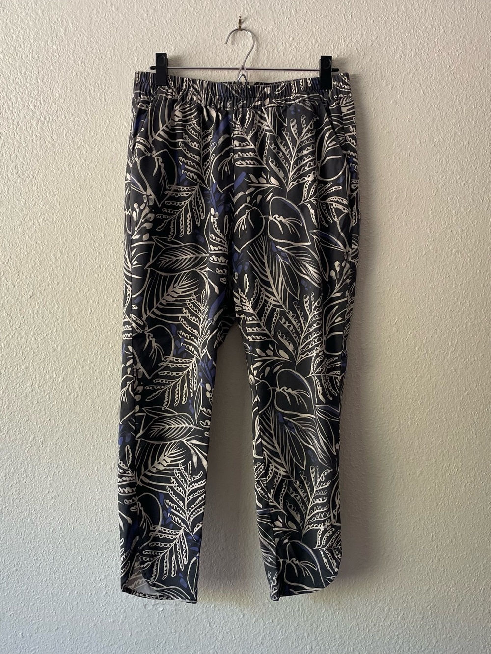 Marine Layer Black and White Botanical Ankle Pants